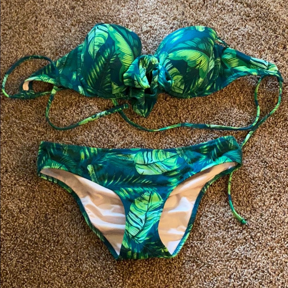 Green Leaf Patterned Bikini Set